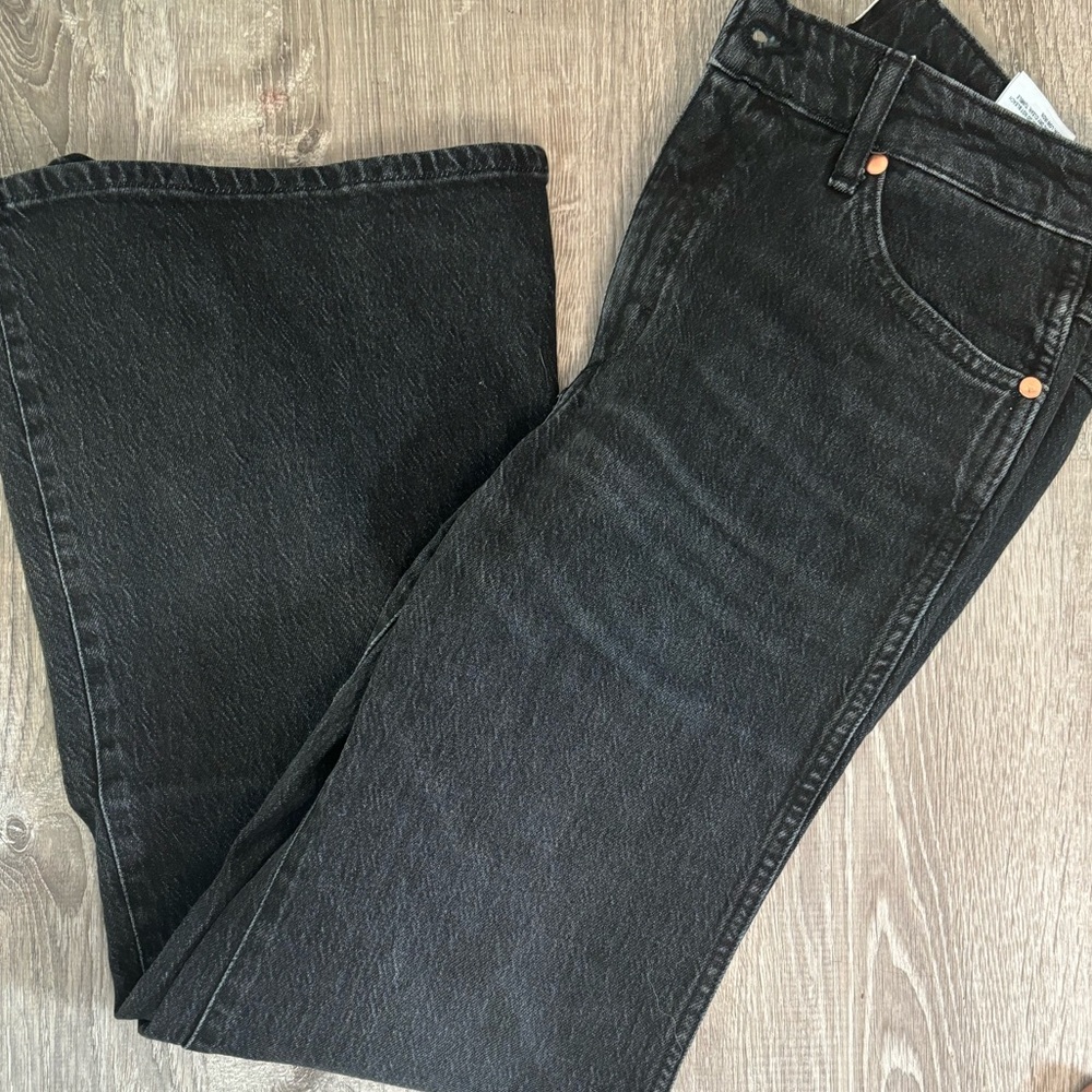 Women’s NWOT Wranglers